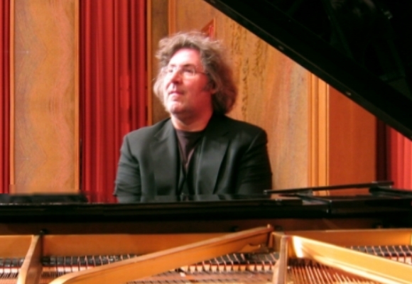 Peter Josef Kunz-von Gymnich: Pianist im Bsing-Palais 